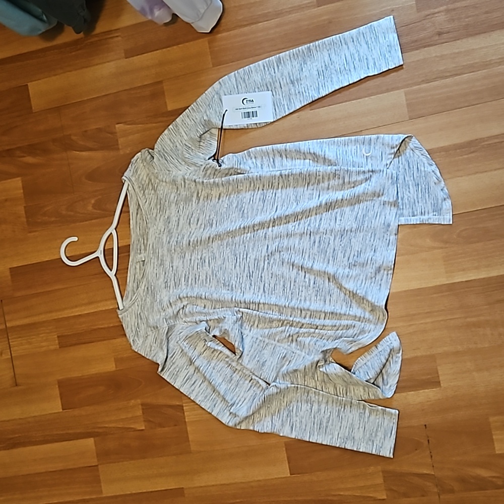 Zyia split back ash long sleeved with thumb holes